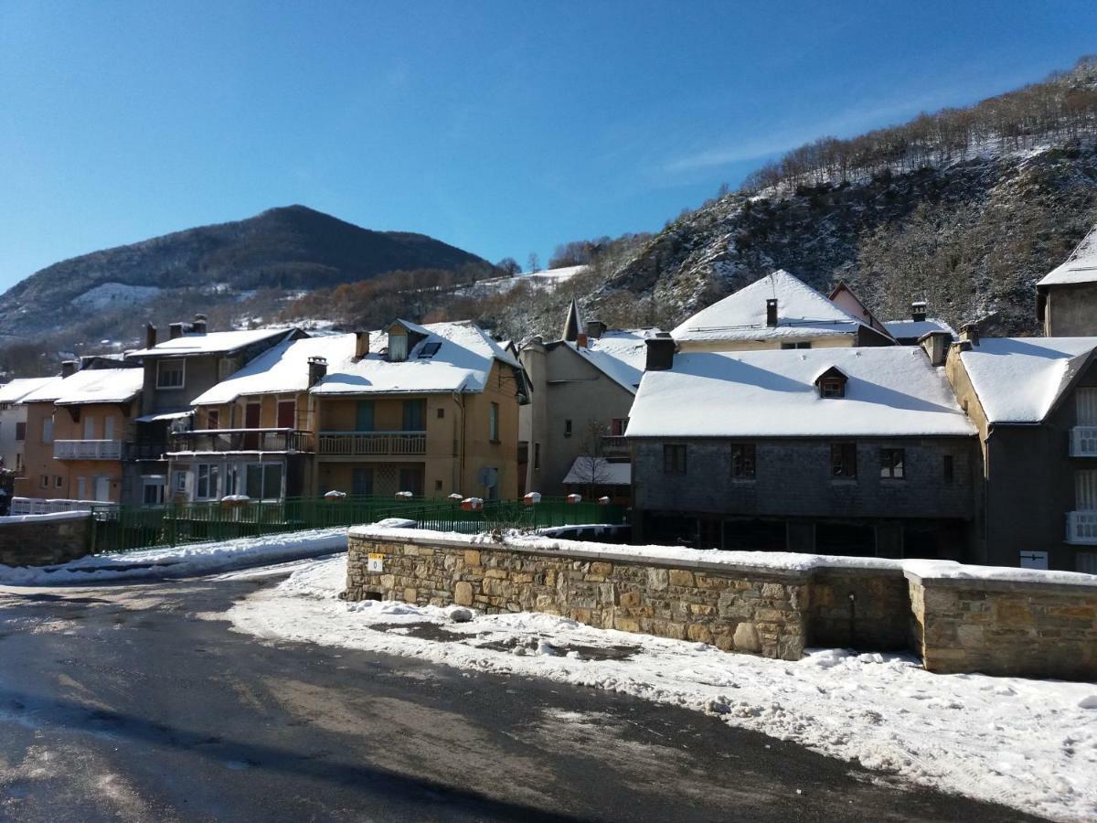 Locations Vacances A La Montagne Sarrancolin Buitenkant foto
